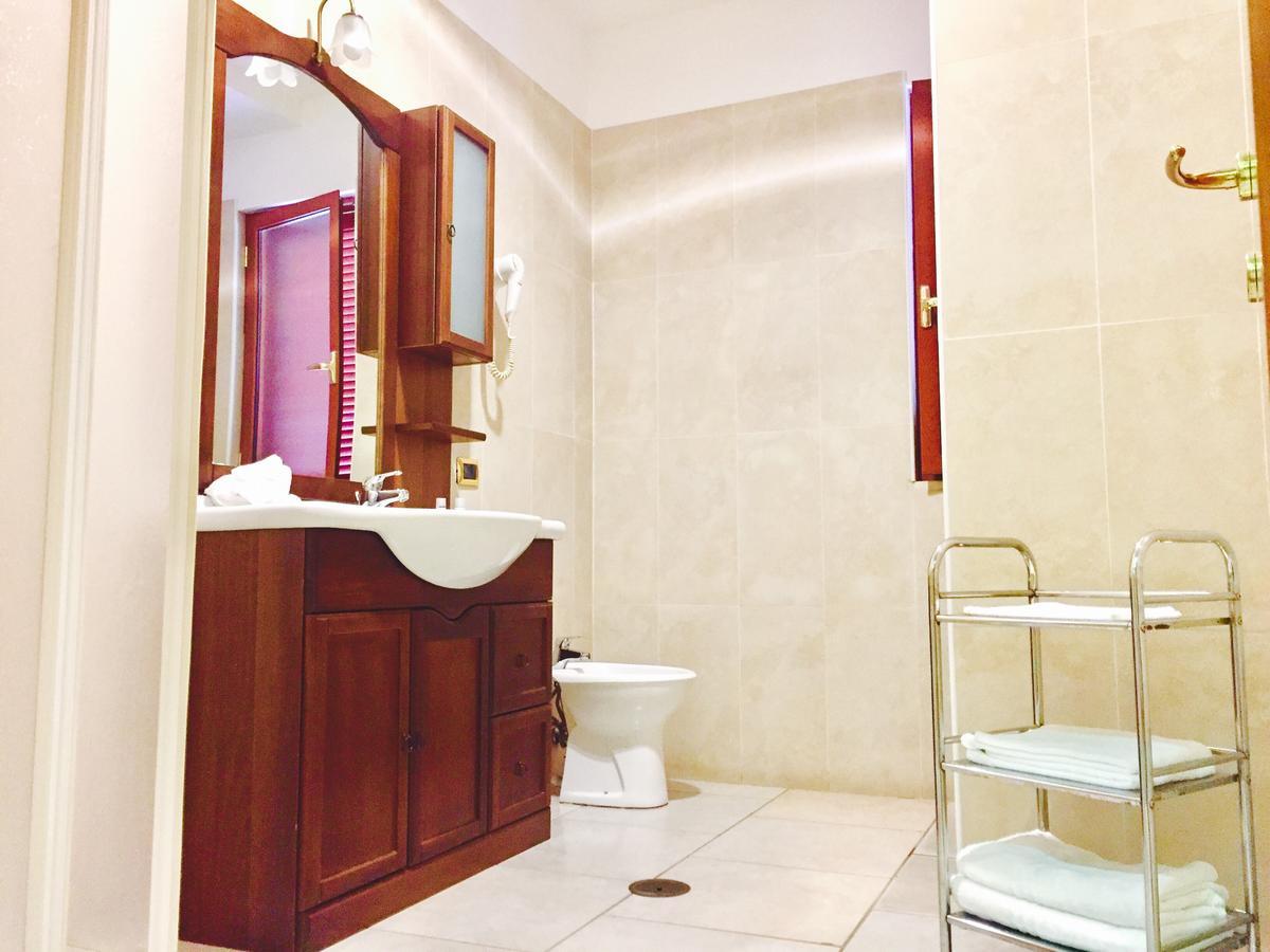 La Fontanina Hotel Giugliano In Campania Eksteriør bilde